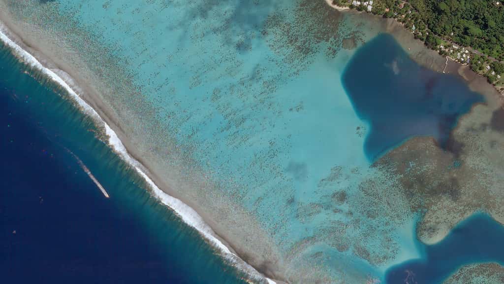Le récif corallien de Moorea, en Polynésie française ; image également acquise par un satellite de Planet. © <em>Planet Lab 2018</em>