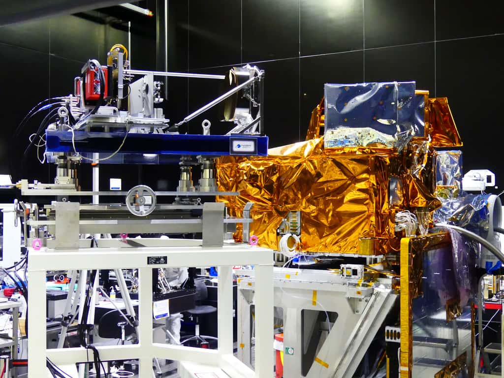 L'instrument IASI-NG du satellite MetOp-SGA1, en cours de tests chez Airbus Defence & Space, à Toulouse. © Daniel Chrétien