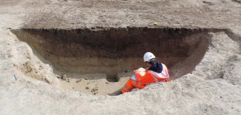 Les cavités de Linmere mesurent en moyenne cinq mètres de diamètre pour 1,85 mètre de profondeur. © Mola, Albion Archaeology