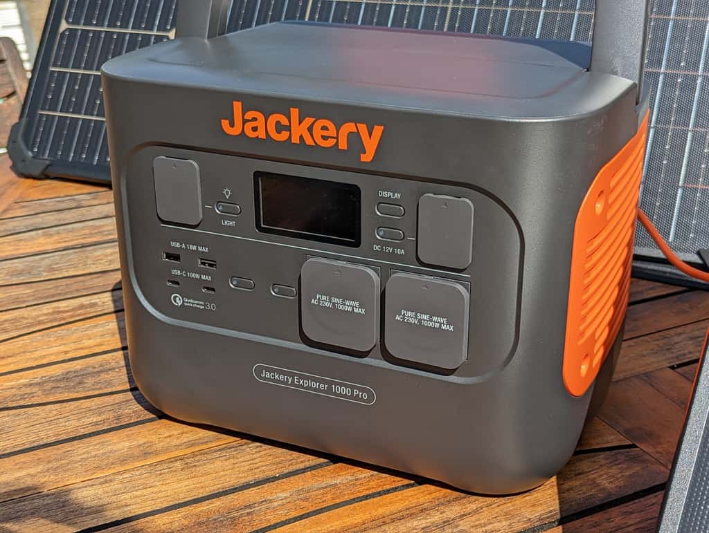 La qualité de finition de la station électrique portable Jackery Explorer 1000 Pro est irréprochable. © Futura