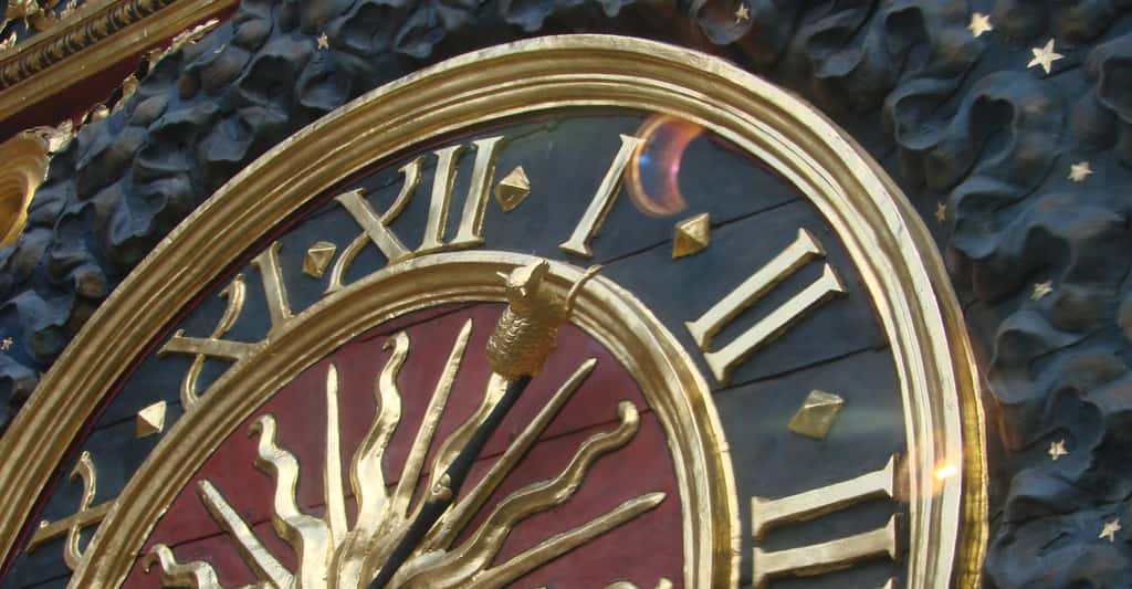 Pour l'heure d'été, on recule les horloges d'une heure. Ici, le cadran du Gros-Horloge, à Rouen. © Philippe Roudaut, CC by-sa 4.0