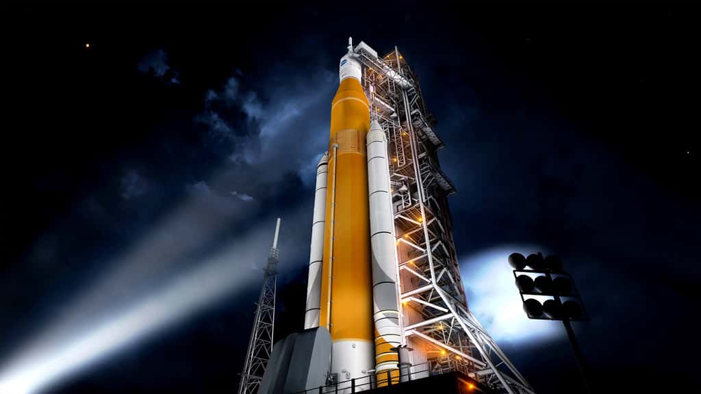 Dans sa version de base, le <em>Space Launch System</em>, avec ses deux étages, aura une capacité de lancement de 70 tonnes en orbite basse. Avec l’utilisation d’un troisième étage, nécessaire pour le véhicule Orion pour des missions au-delà de l'orbite terrestre (l'étage EUS pour <em>Exploration Upper Stage</em>), cette capacité sera portée à 105 tonnes, et à 143 tonnes avec l’utilisation de boosters plus puissants. © Nasa 