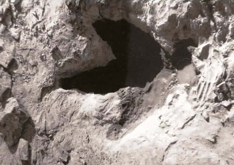 L'une des empreintes de pas pouvant appartenir à un T-Rex adolescent retrouvée dans un grès du Wyoming datant du Crétacé. © Scott Persons