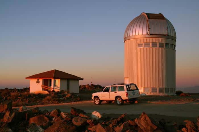 Le télescope polonais de 1,3 mètre à l'Observatoire de Las Campanas, au Chili, utilisé par Ogle. © Krzysztof Ulaczyk, CC by-sa 2.5.