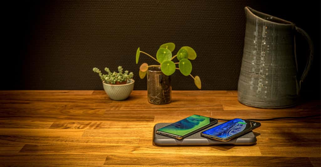 Avec Zens Liberty, il sera possible de recharger deux smartphones en même temps. © Zens Liberty