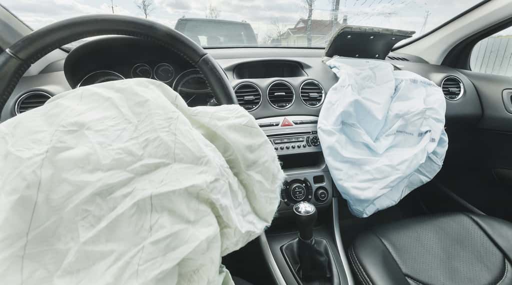 L’azoture de sodium qui sert au déclenchement des airbags est extrêmement toxique. Ingéré, il peut provoquer la mort par empoisonnement. © nastenka_peka, Fotolia