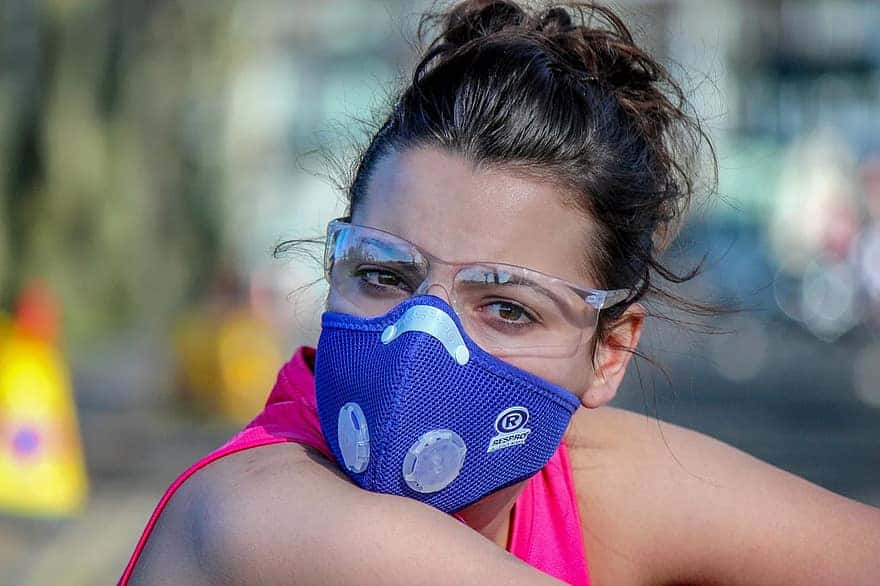 Pour se protéger et protéger les autres contre le coronavirus, oubliez le masque anti-pollution © Pikist
