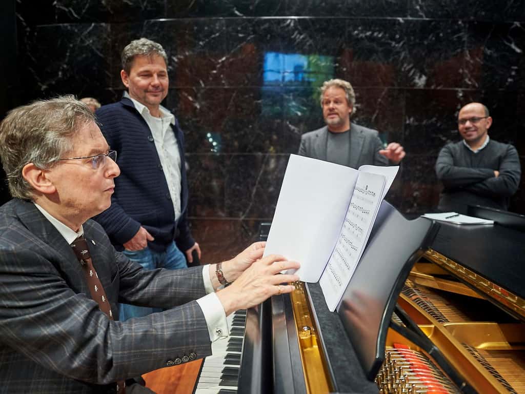 L'IA a compilé des croquis, des notes et des partitions laissés par Beethoven pour créer la fin de l'œuvre. © Telekom