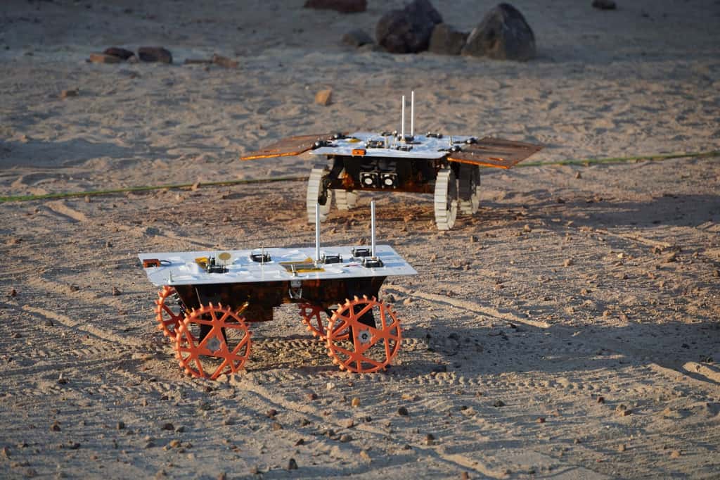 Test des rovers (de leur modèle d'ingénierie) sur le terrain martien du JPL. © Nasa, JPL-Caltech