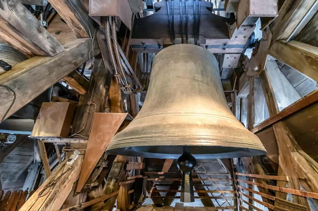 La cloche Emmanuel, sur la tour sud de Notre-Dame. © Agsaz, Shutterstock