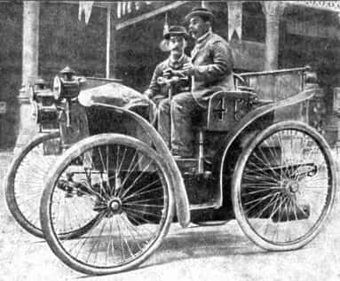 En 1895, l’éclair, fabriquée par Michelin, est la première voiture circulant sur des pneus. © Pierre Souvestre, Wikipedia, Domaine Public