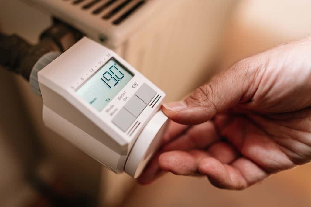 Baisser son chauffage de 1 °C est un écogeste qui permet de limiter la consommation d'énergie. © mpix-foto, Adobe Stock