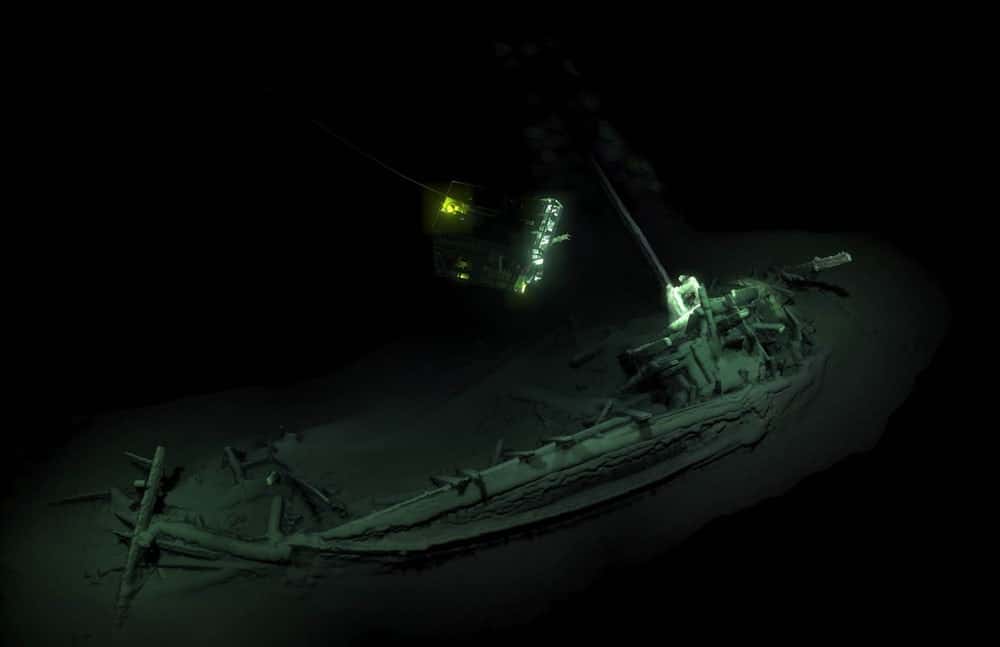 L’ancien navire grec a été retrouvé en mer Noire à plus de 2 kilomètres de fond. © Black Sea MAP, EEF Expeditions
