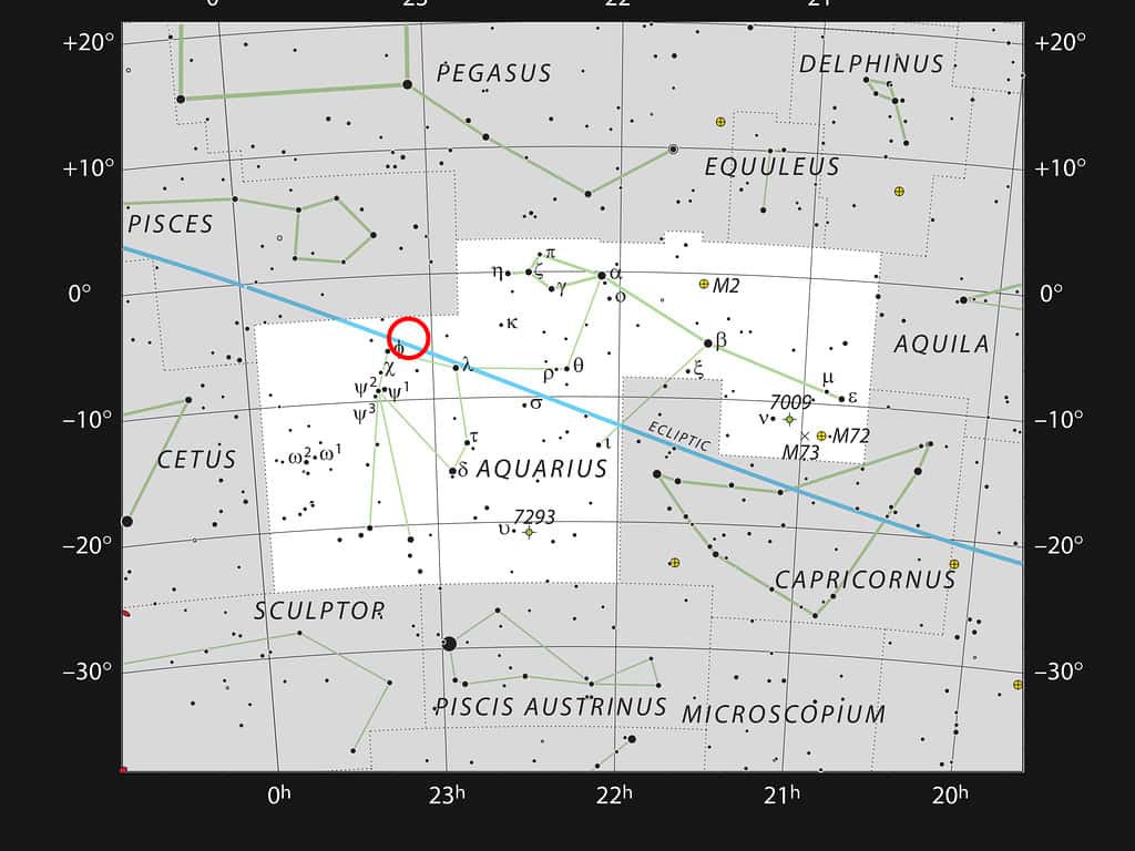 Cette carte montre les étoiles visibles à l’œil nu dans un ciel bien pur dans la très étendue constellation du Verseau. Le cercle rouge indique la position de la faible et très rouge étoile naine extrêmement froide Trappist-1. Bien qu’elle soit proche du Soleil (40 années-lumière), elle est très peu lumineuse et n’est pas visible avec de petits télescopes. © ESO, IAU, Sky & Telescope 