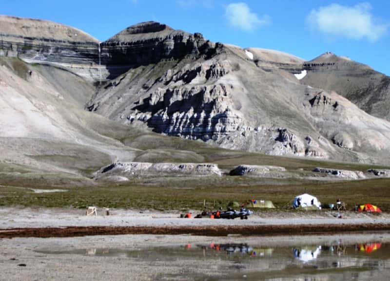 Dans la région du Spitzberg, en Norvège, une expédition géologique a permis d'étudier les roches datant du Permien moyen. © Dierk Blomeier