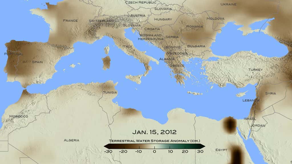 Les taches brunes indiquent, selon leur intensité, la baisse du niveau des <a href="//www.futura-sciences.com/magazines/environnement/infos/actu/d/climatologie-deficit-stockage-eau-douce-preoccupant-moyen-orient-44631/" title="Déficit de stockage d&#039;eau douce préoccupant au Moyen-Orient">stockages d’eau</a> en janvier 2012 relativement à la moyenne 2002-2015. La carte a été créée à partir des données collectées par le satellite Grace (<em>Gravity Recovery and Climate Experiment</em>). © <em>Nasa, Goddard Scientific Visualization Studio</em>