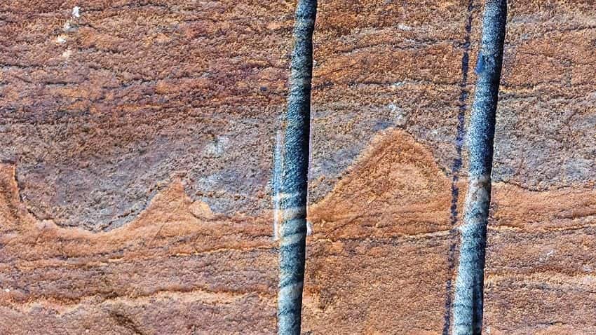 Ces petites ondulations rappellent celles que l'on peut observer avec des stromatolites. Néanmoins, les chercheurs n'ont pas trouvé de traces de micro-organismes fossiles dans leurs échantillons. © Allen Nutman