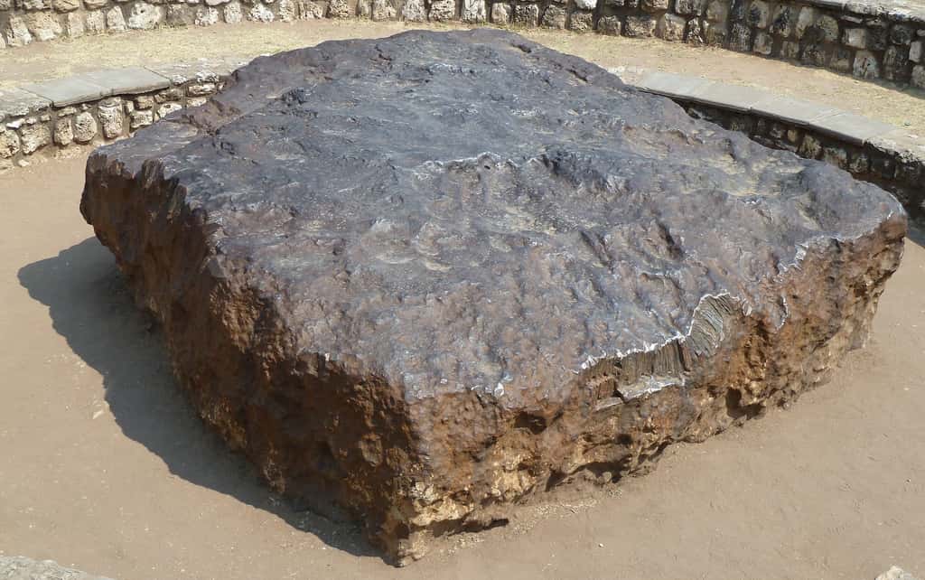 Ce fragment de la météorite Hoba est le plus gros jamais trouvé sur Terre. © PeterJupke, Pixabay, CC0 Public Domain