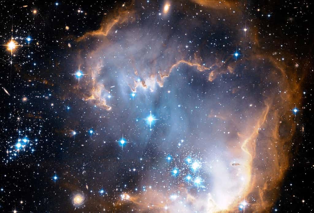Située à 200.000 années-lumière dans la constellation de l'Hydre, NGC 602 est une nébuleuse où de jeunes étoiles se forment. © Nasa, Esa and the Hubble Heritage Team (STScI/AURA)