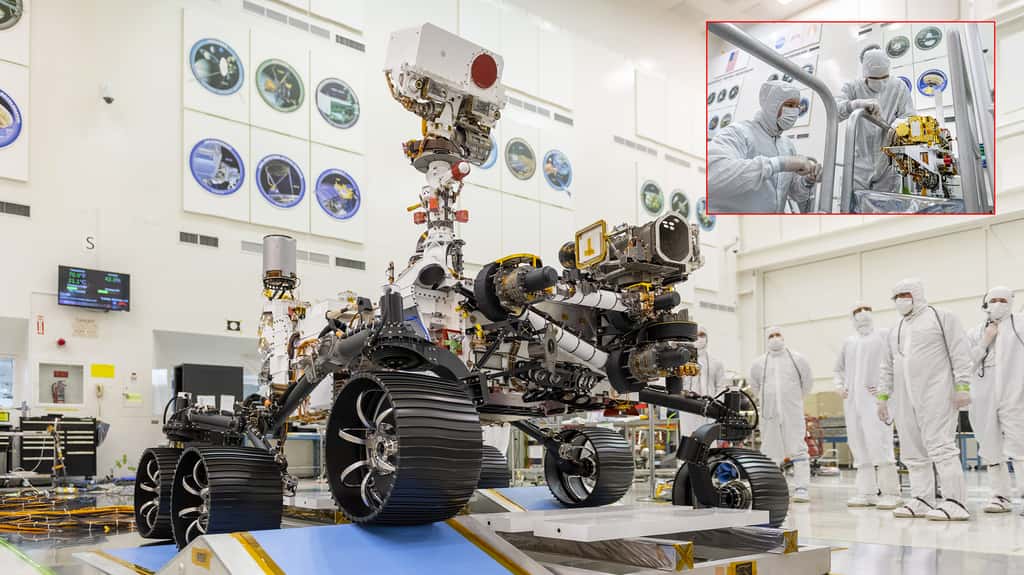 Installation de SuperCam sur le mat du rover Perseverance. © Nasa, JPL, Cnes