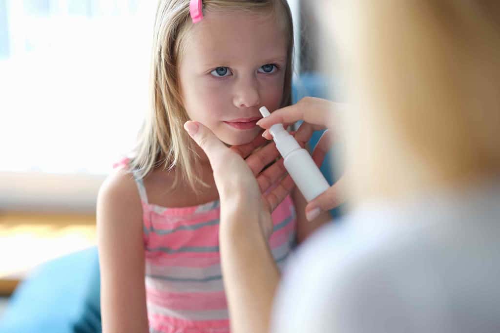 La HAS recommande le spray nasal plutôt que les injections. © H_Ko, Adobe Stock