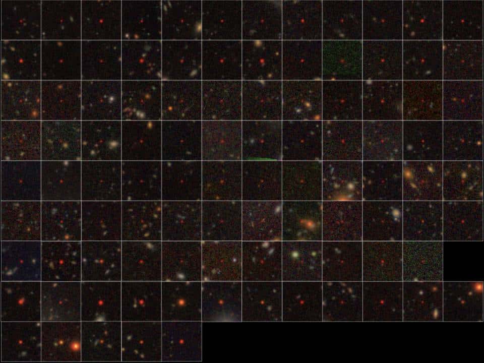 Les 83 nouveaux quasars (toutes les lignes sauf les deux dernières) et les 17 autres déjà connus (deux dernières lignes en bas de l'image) identifiés dans les données du télescope japonais Subaru. Leur couleur écarlate provient du décalage vers le rouge observé pour les objets très distants. © <em>National Astronomical Observatory of Japan</em> (NAOJ)