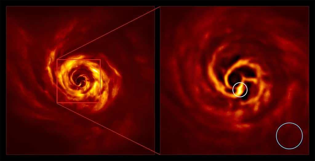 Images du système AB Aurigae montrant le disque qui l'entoure. L'image de droite est une version agrandie de la zone indiquée par un carré rouge sur l'image de gauche. Elle montre la région interne du disque, y compris la « torsion » jaune très brillant (entourée de blanc) qui, selon les scientifiques, marque l'endroit où une planète est en train de se former. Cette torsion se trouve à peu près à la même distance de l'étoile Aurigae AB que Neptune du Soleil. Le cercle bleu représente la taille de l'orbite de Neptune. © ESO / Boccaletti et al.