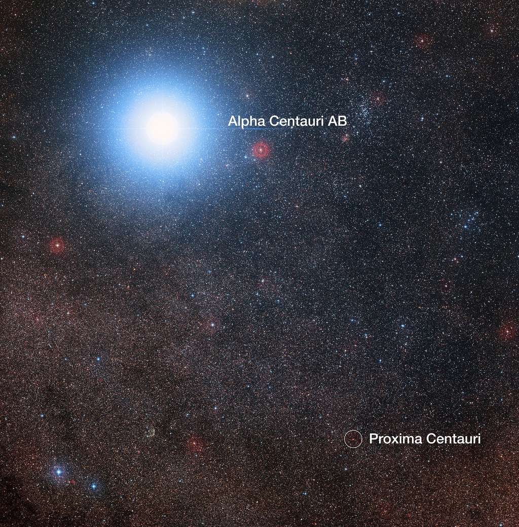 Alpha Centauri A et B sont beaucoup plus brillantes que la naine rouge Proxima Centauri. © DSS2