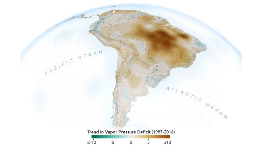 Le taux d’humidité de l’air en Amérique du Sud au cours des saisons sèches (Amazonie) entre 1987 et 2016. Le déficit se creuse particulièrement dans le sud et le sud-est de la forêt amazonienne ces 30 dernières années, selon l’étude de la Nasa. © Nasa, JPL-Caltech, NASA Earth Observatory