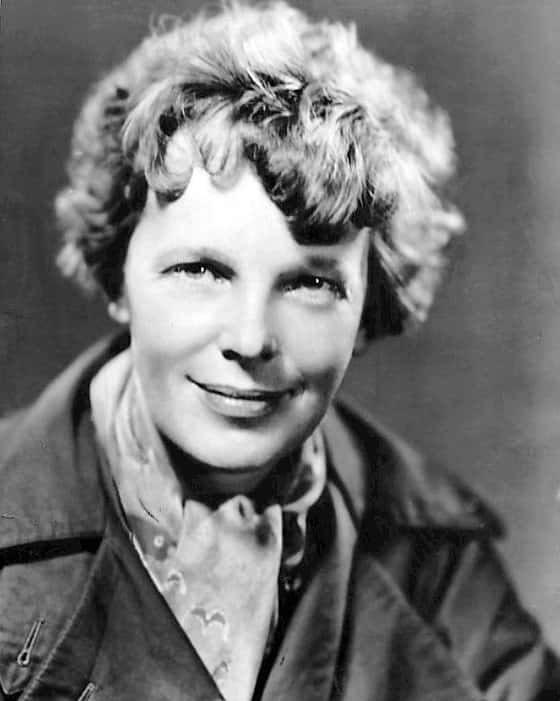 Amelia Earhart en 1935. © NBC Radio, Wikimedia Commons - Domaine public
