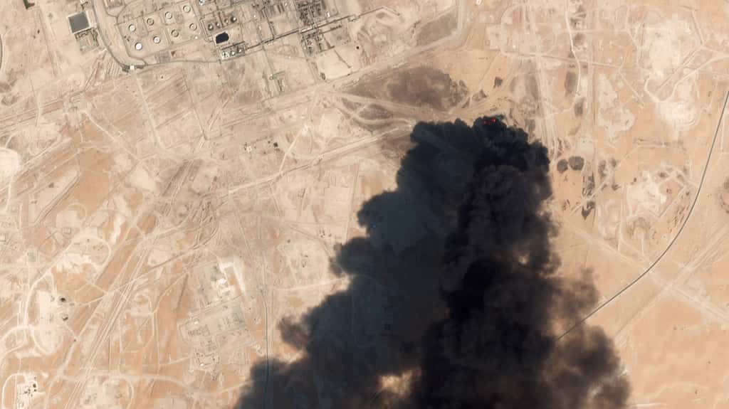 Deux installations pétrolières de l'usine d'Abqaiq en Arabie saoudite ont été attaquées, en septembre, par des missiles et des drones. © 2019 Planet Labs, Inc.