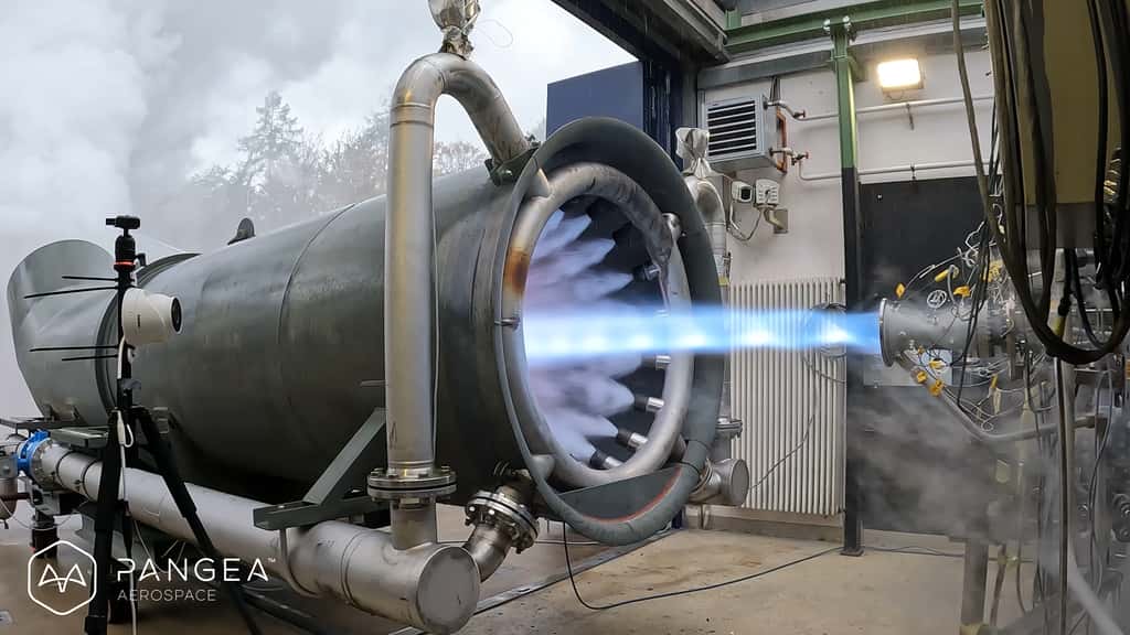 Le moteur aerospike Arcos de Pangea Aerospace passe avec succès la campagne de tests de ses composants sur le site de l'agence spatiale allemande (DLR). © Pangea Aerospace, DLR