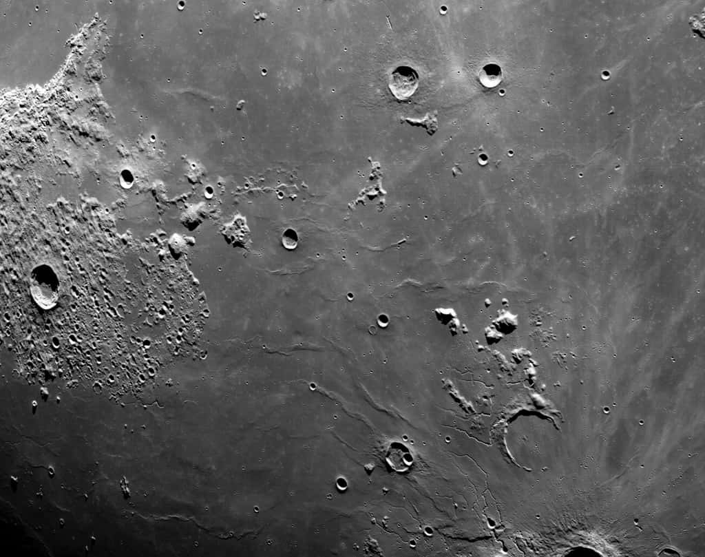 Survol de la Lune par Orion. © Nasa