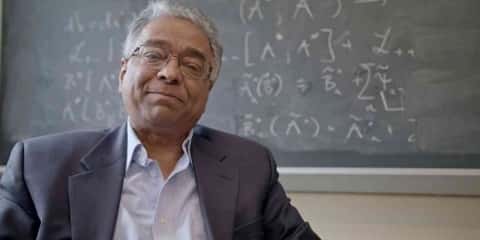 L'interview de Abhay Ashtekar. © <em>American Institute of Physics</em>, First Post