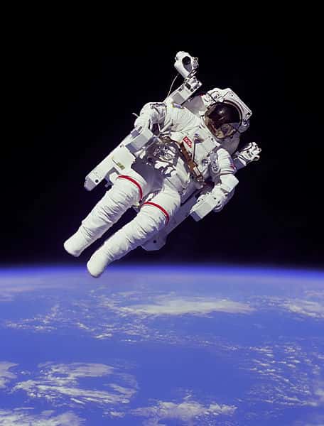 Dans l’espace, les yeux des astronautes sont exposés à des radiations nocives. La Nasa tente d’y remédier en favorisant la production de zéaxanthine par les légumes en apesanteur. © Nasa, Wikimedia Commons, DP