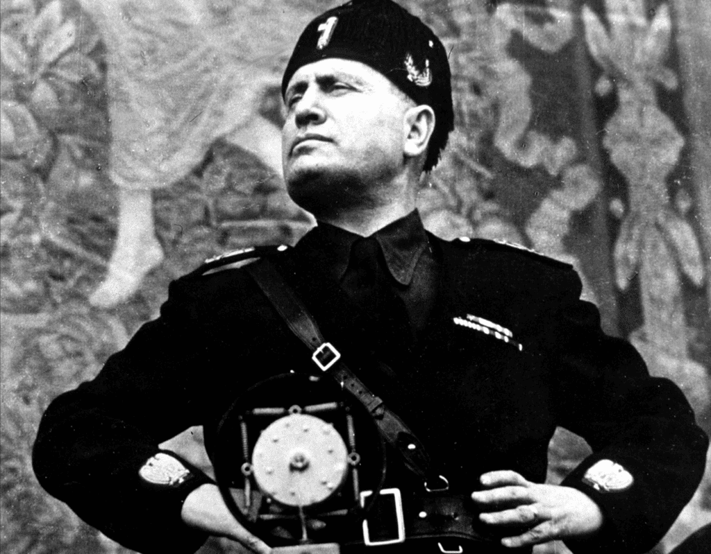 Benito Mussolini, nommé Premier ministre en 1922, a été le chef de file du fascisme italien. © Rue des Archives/RDA