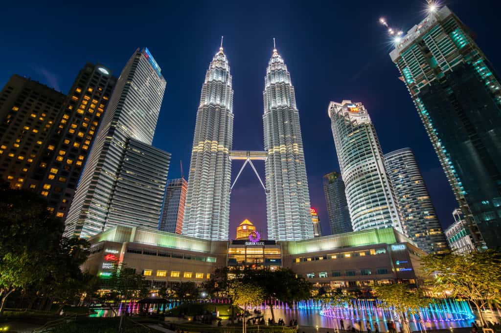 Les majestueuses <em>Petronas Towers</em> ont fait l'objet de plusieurs décors de films. © happystock, Adobe Stock