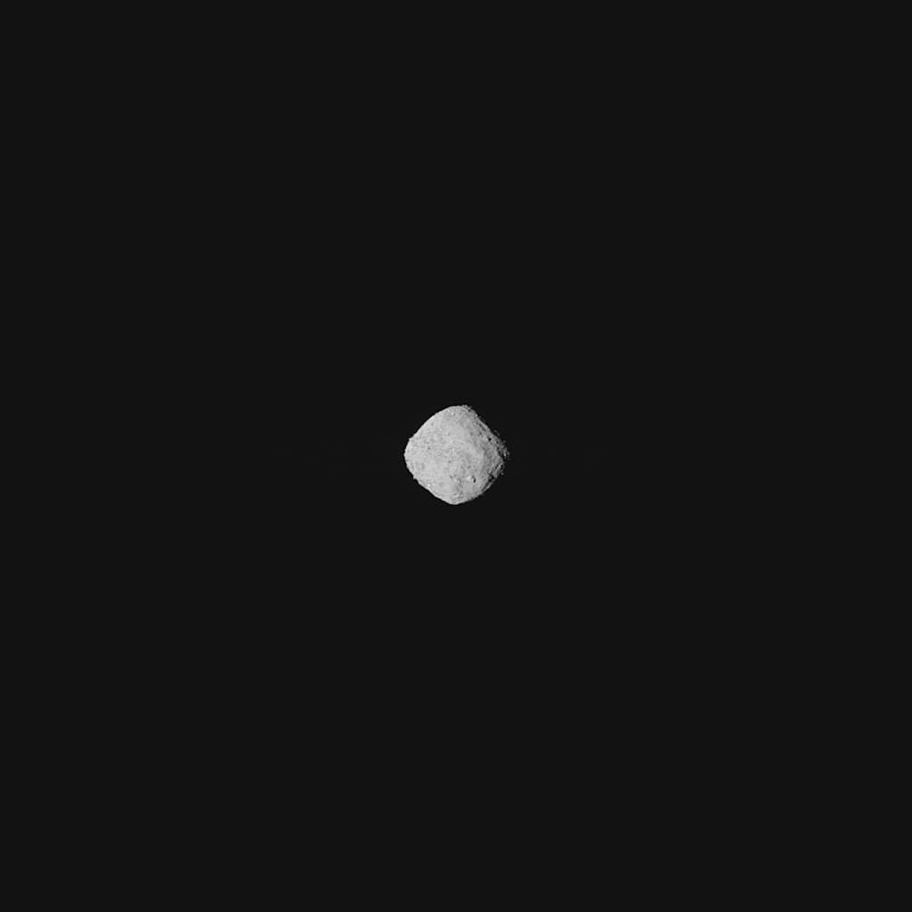 L'astéroïde Bennu photographié par la sonde OSIRIS-REx le 29 octobre 2018 quand la sonde se trouvait à 330 kilomètres de l'astéroïde. © Nasa, Goddard, Université d'Arizona