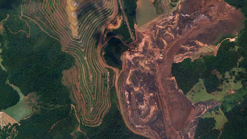 La rupture du barrage de Brumadinho, en janvier, dans le sud-est du Brésil a fait 270 morts. Des millions de tonnes de résidus miniers ont englouti toute la région. © 2019 Planet Labs, Inc.