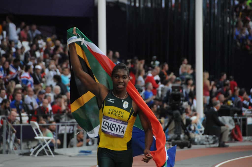 En 2012, la Sud-Africaine Caster Semenya a remporté la médaille d’argent du 800 m aux Jeux olympiques de Londres. Elle avait dû se soumettre à un test de féminité en 2009. © Tab59, Wikimedia Commons, CC-by-sa 2.0