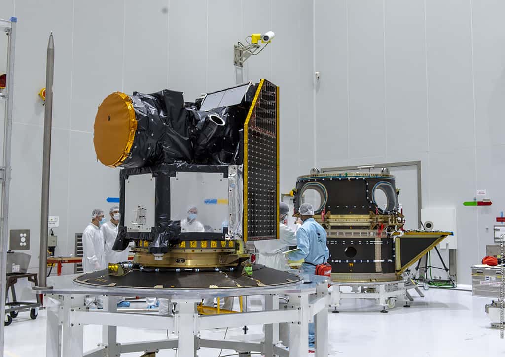 Le satellite Cheops prêt à être installé à bord de son lanceur. © ESA, CNES, Arianespace, Optique vidéo du CSG, S Martin