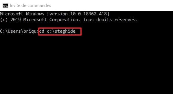 Écrivez « cd C:\steghide ». © Microsoft