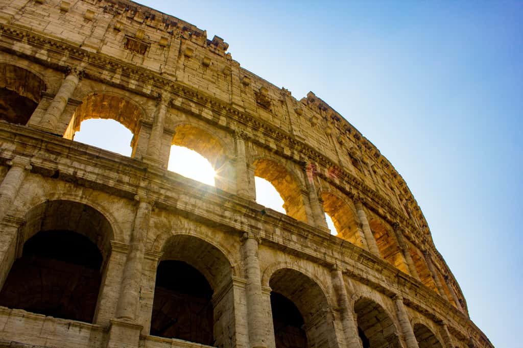 Extérieur du Colisée de Rome. © Craig Zdanowicz