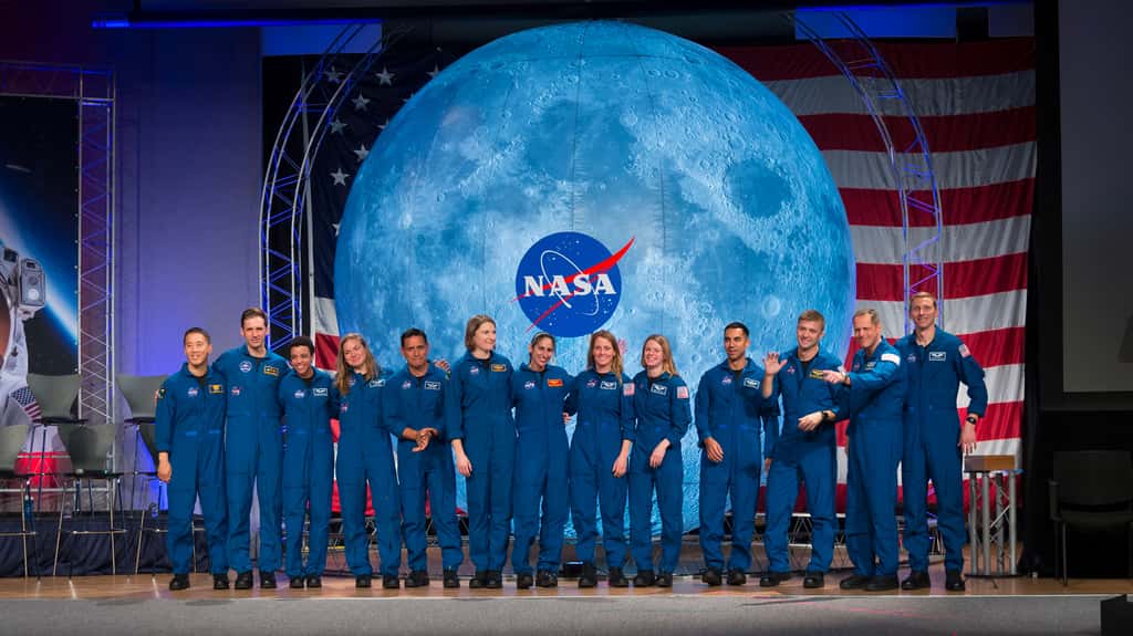 Les 13 astronautes de la promotion 2017 de la Nasa et l'Agence spatiale canadienne. © Nasa