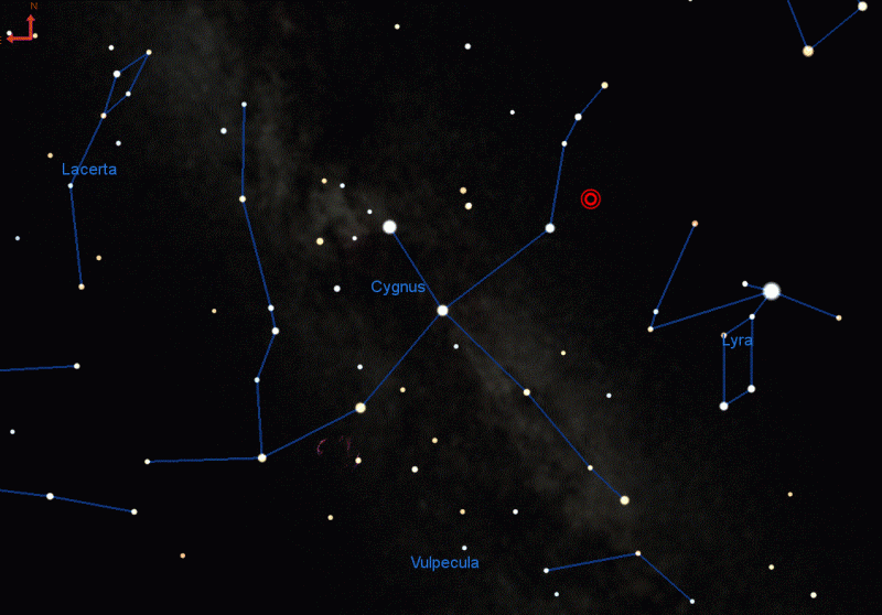 Position de KIC 9832227 dans la constellation du Cygne, très haute en été dans le ciel de l'hémisphère nord. Elle est bien reconnaissable avec ses trois étoiles alignées surmontées de Deneb, très brillante et qui fait partie du « triangle d'été ». Dans l'hémisphère sud, le Cygne est visible en hiver (et à l'envers par rapport à cette image), assez bas dans le ciel. © <em>Calvin College</em>
