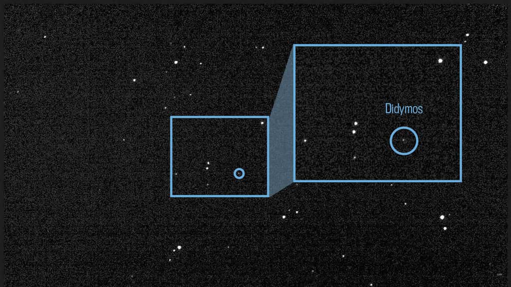 La caméra Draco de la sonde Dart a en visu l'astéroïde binaire Didymos et sa lune Dimorphos que la sonde devrait percuter dans la nuit du 26 au 27 septembre. © Nasa, JPL, DART Navigation Team