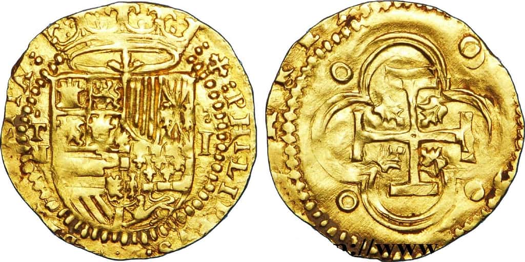 Écu d'or de Philippe II frappé entre 1556 et 1580, utilisé dans l'empire espagnol. © cgb.fr