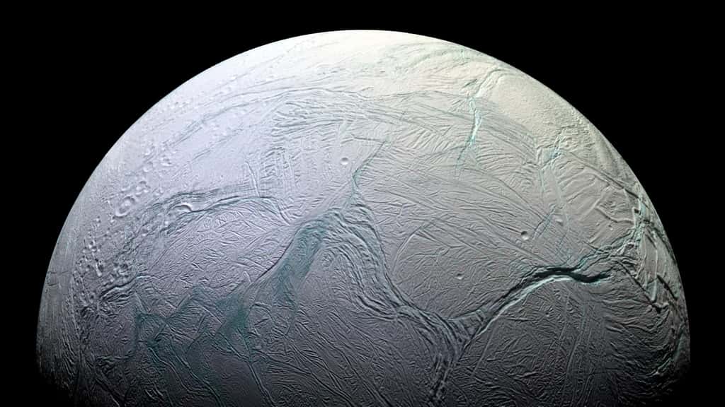 Encelade, une lune potentiellement habitable