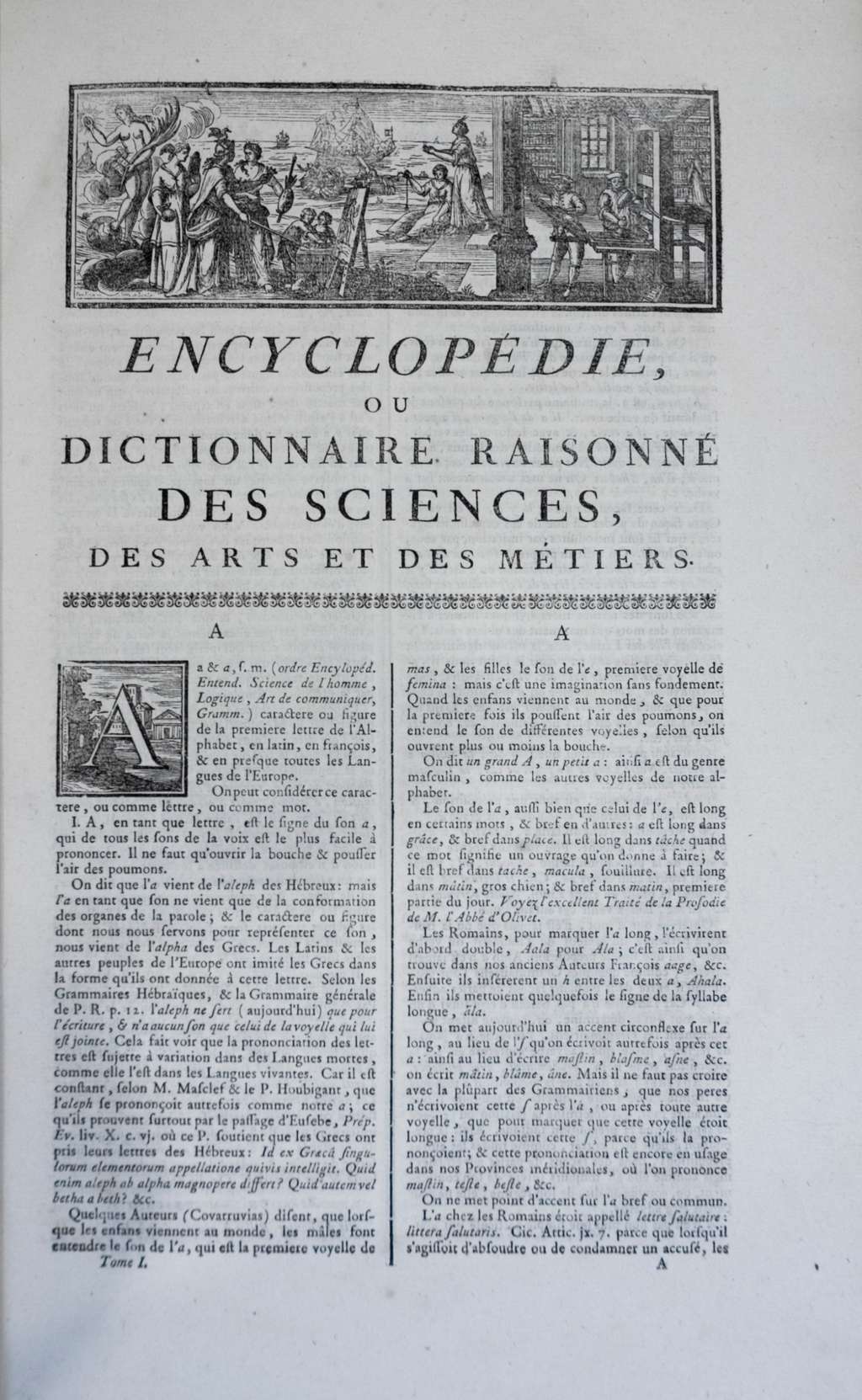Encyclopédie ou Dictionnaire raisonné des Sciences, des Arts et des Métiers, première édition en 1751, par Diderot et d’Alembert. Ouvrage en 17 volumes de textes et 11 volumes de planches. © <em>Wikimedia Commons</em>, domaine public.