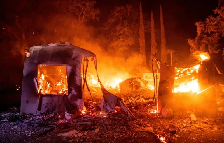 Une maison dévastée par les flammes, à Vacaville, le 19 août 2020. © Josh Edelson, AFP